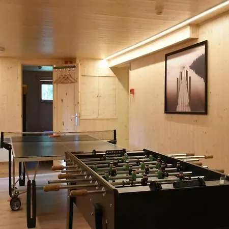Spacious 8-bedroom Chalet, Cleaning Included *