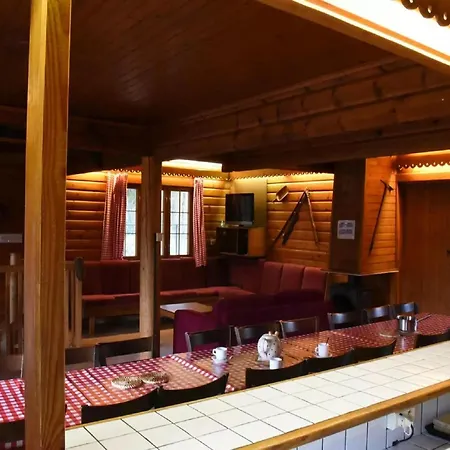 Spacious 8-bedroom Chalet, Cleaning Included